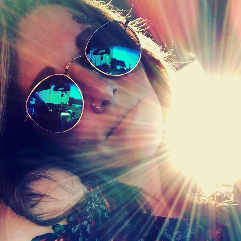 Meet your Posher, Whitney